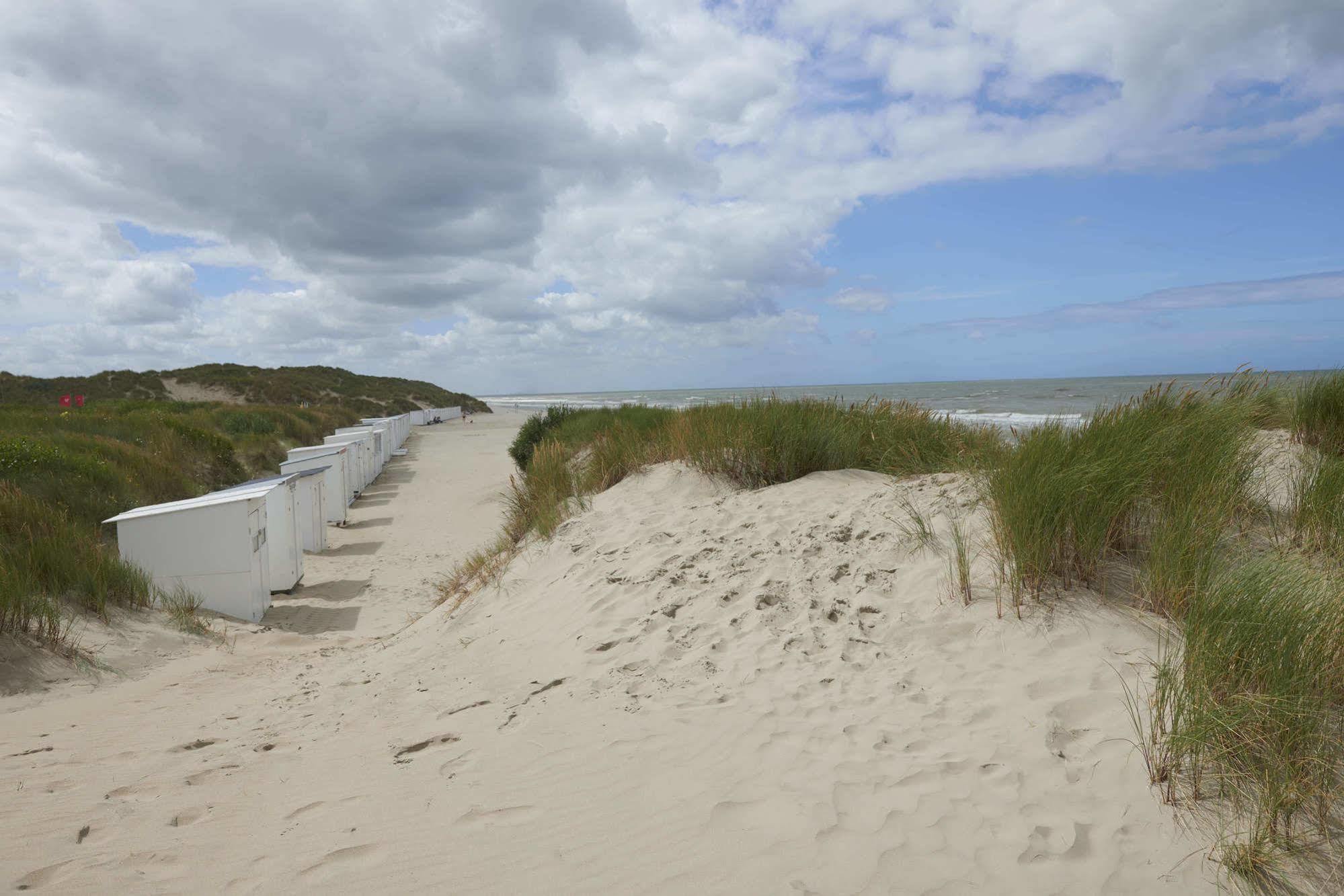 Zeepark Zeewind Hotel Bredene Exterior photo
